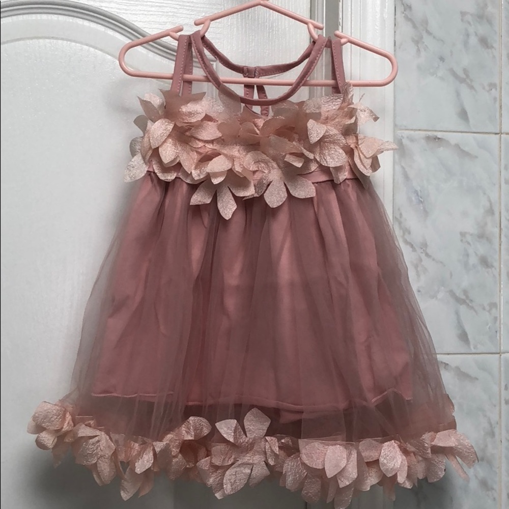 LAST 1! LITTLE DIVA ALERT! Unique Petal tier dress - Picture 7 of 7